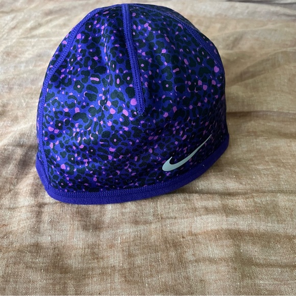 Nike Womens Knit Running Reflective Purple Training Hat Cap - Picture 1 of 6